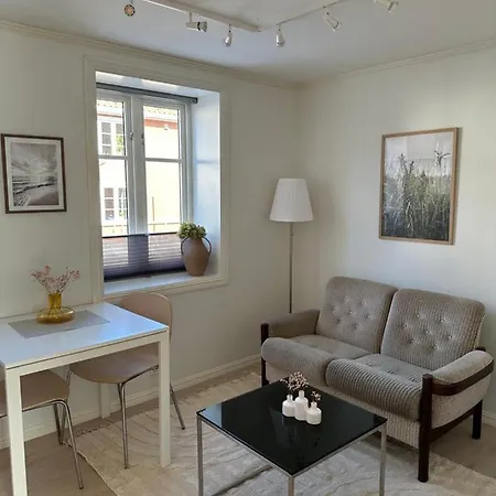 Cosy 2-Rooms Apartment In The City Center Tromso Exterior photo